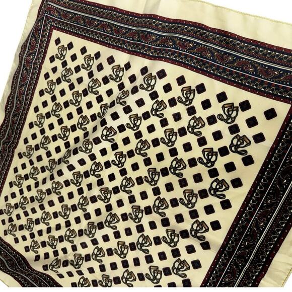 Lasies Equestrain Scarf with Stirrups and Leathers 22x22 - Picture 6 of 8